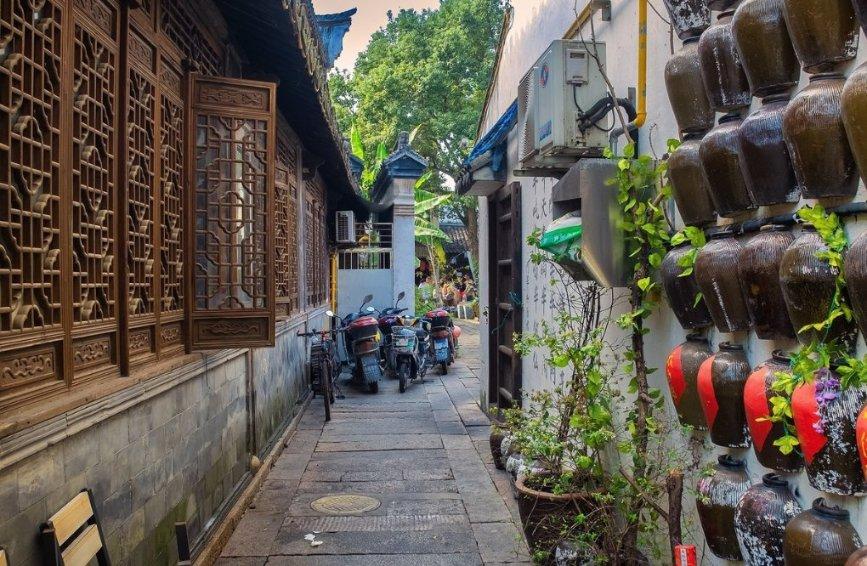 中年人为什么喜欢独处?——机智问答网页,快速解答你的疑问